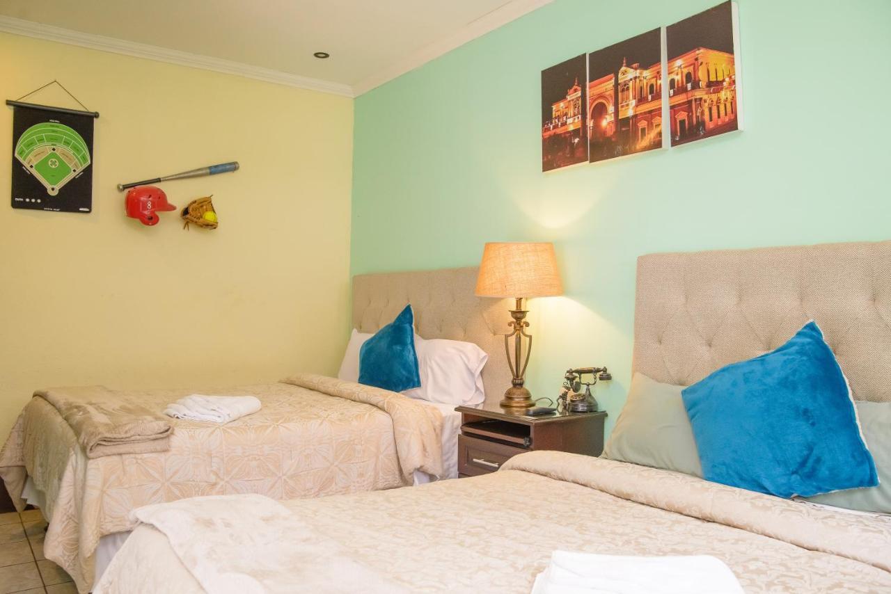Hotel Vintage "Casa Las Flores" كويتزالتنانغو المظهر الخارجي الصورة