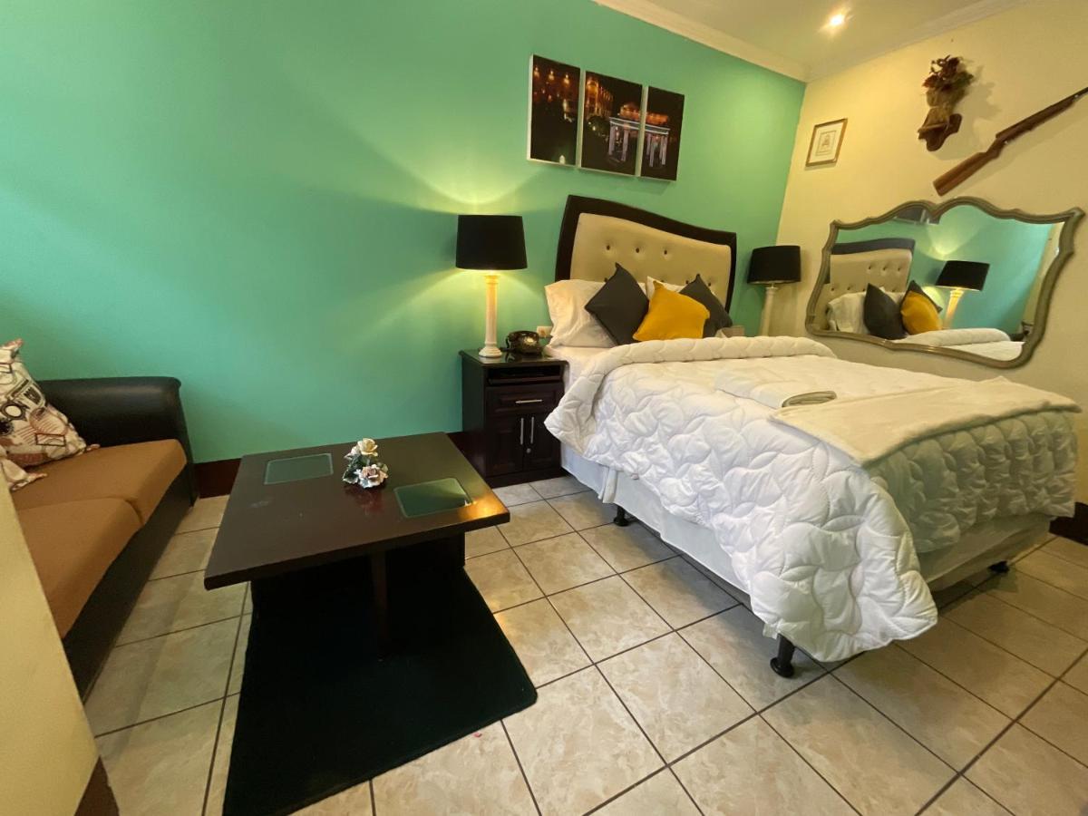 Hotel Vintage "Casa Las Flores" كويتزالتنانغو المظهر الخارجي الصورة