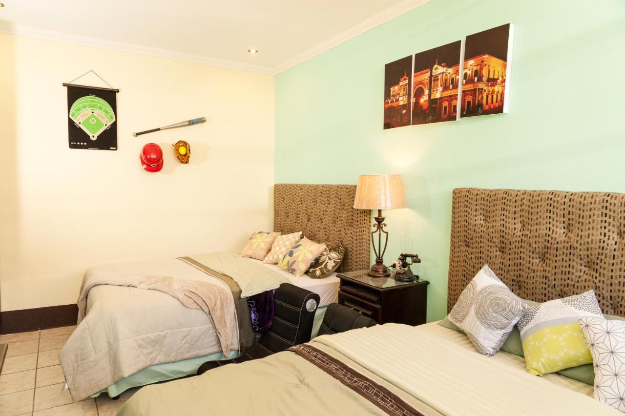 Hotel Vintage "Casa Las Flores" كويتزالتنانغو المظهر الخارجي الصورة