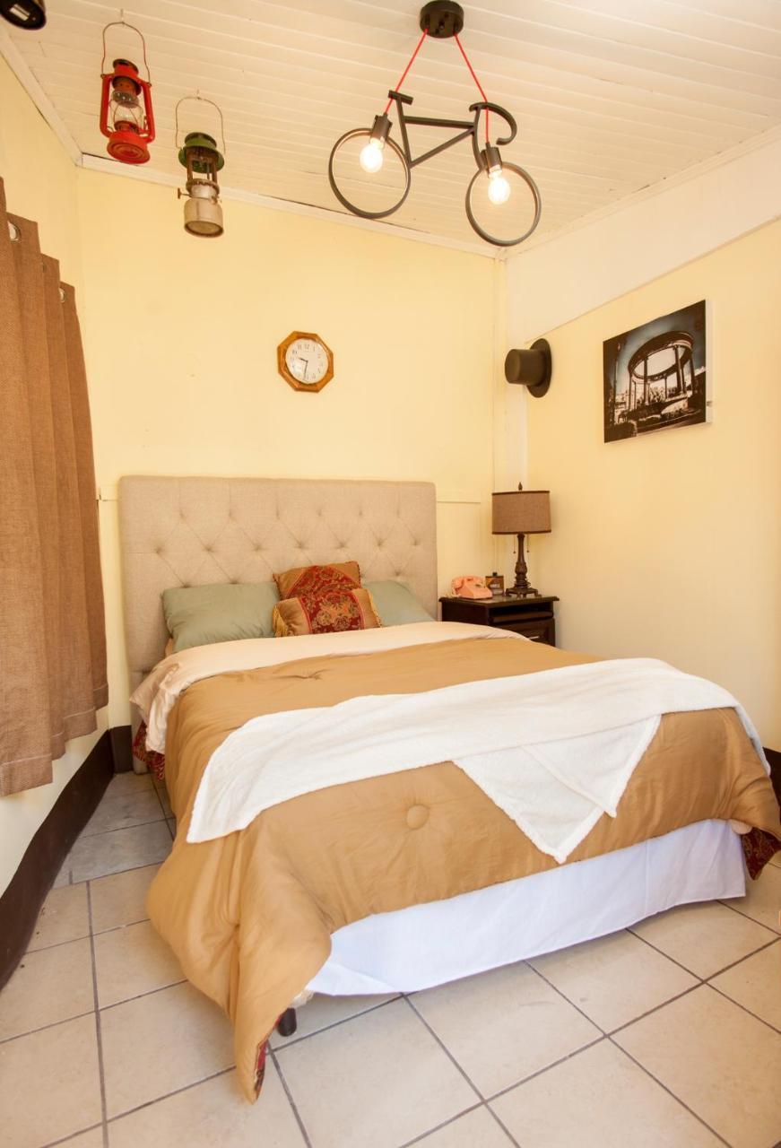Hotel Vintage "Casa Las Flores" كويتزالتنانغو المظهر الخارجي الصورة